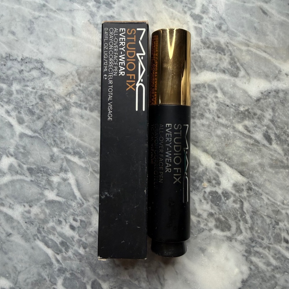 MAC Studio Fix Every-Wear All-Over Face Pen Foundation- NC45